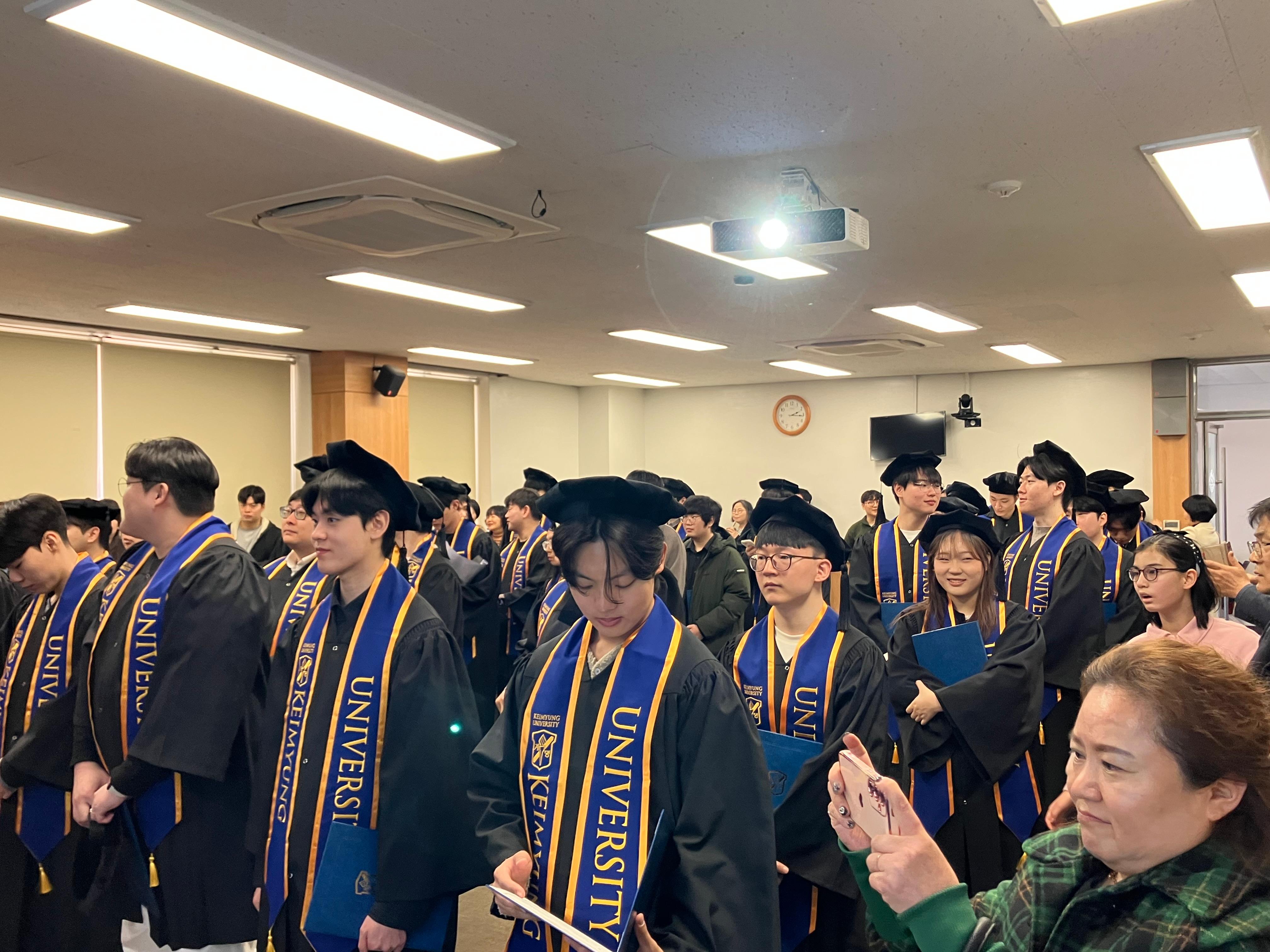 학위수여식2.jpg 첨부 이미지